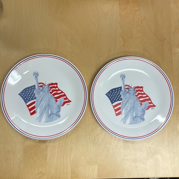Corelle Statue of Liberty Plates - 2 like new antique commemorative plates - Picture 1 of 6